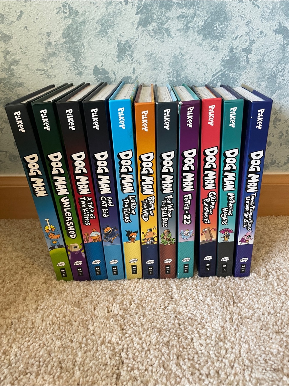 Dog Man Graphic Novel Set of 11